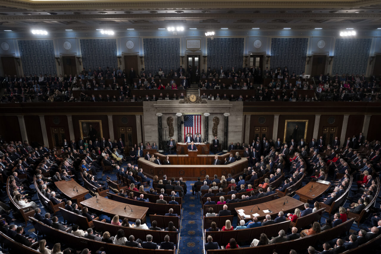 Congresul american limitează autoritatea lui Trump în conflictul cu Iran