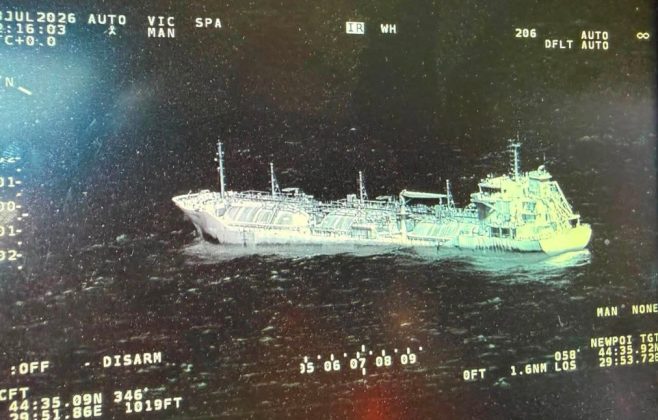 Navă-gigant avariată în Marea Neagră, posibil lovită de dronă