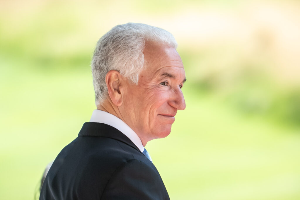 Charles Kushner se mută în Florida și acuză administrația de antisemitism