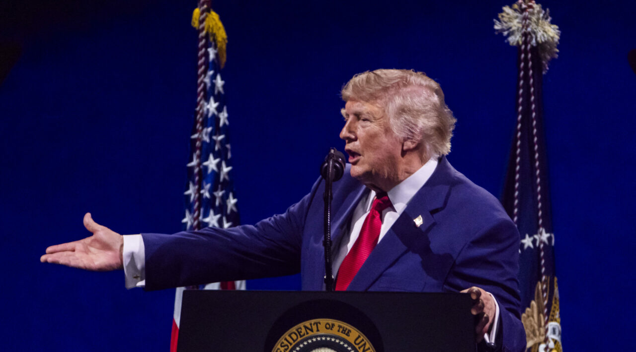 Trump avertizează UE asupra consecințelor pentru amendarea companiilor americane