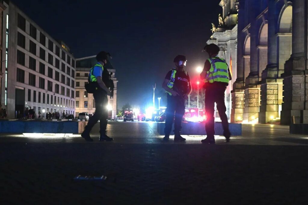 Berlin: Parada Pride anulată după accident cu vehicul în mulțime