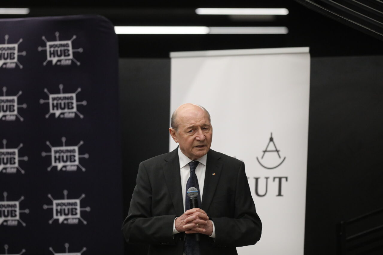 Traian Băsescu critică Ucraina pentru blocarea aprovizionării cu țiței