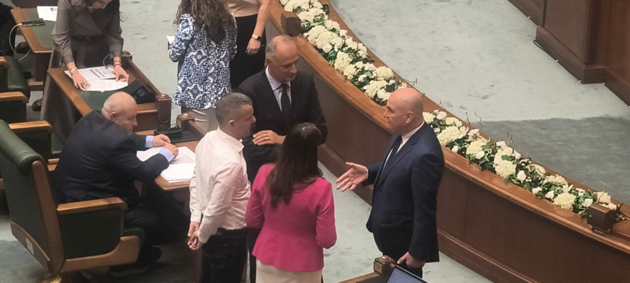 Bolojan a participat la ședința Senatului înainte de votul asupra accizelor și PNRR