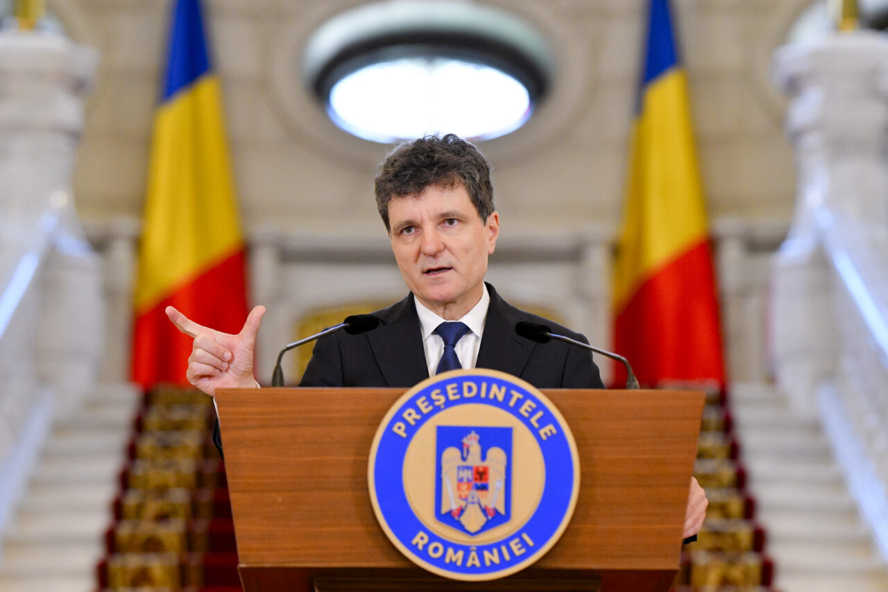 Aproape 300 de judecători și procurori noi numiți în instanțele din România