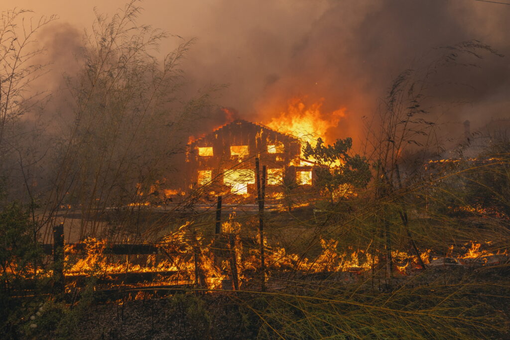 spania-si-franta-se-pregatesc-pentru-un-nou-val-de-caldura,-in-timp-ce-incendiile-de-vegetatie-fac-ravagii